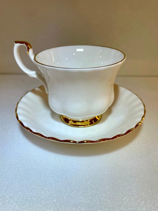Royal Albert Tazza da Tè con Piattino in Porcellana Collezione Val D’Oro