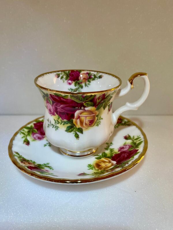 Royal Albert Old country Roses Tazzina caffe con piattino
